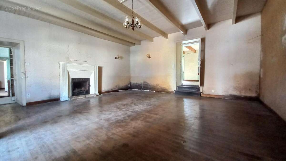 Maison à SAINT-CARADEC