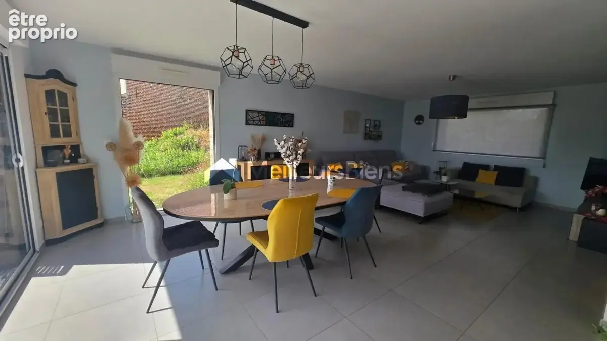 Maison familiale avec terrasse pergola et garage à Estreux - photo 3