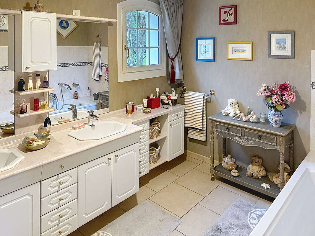 Maison à TOURLAVILLE