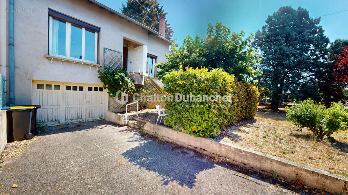 ROANNE - Maison de 114 m² - photo 2