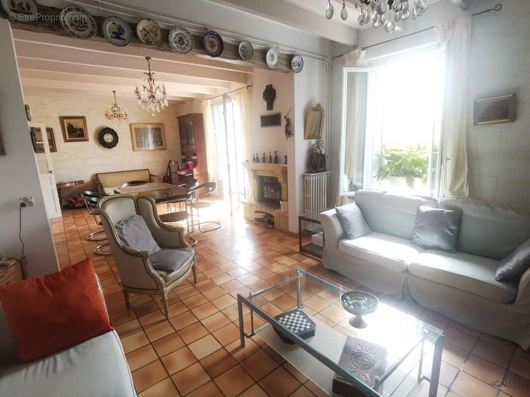 Maison à CHENAC-SAINT-SEURIN-D'UZET