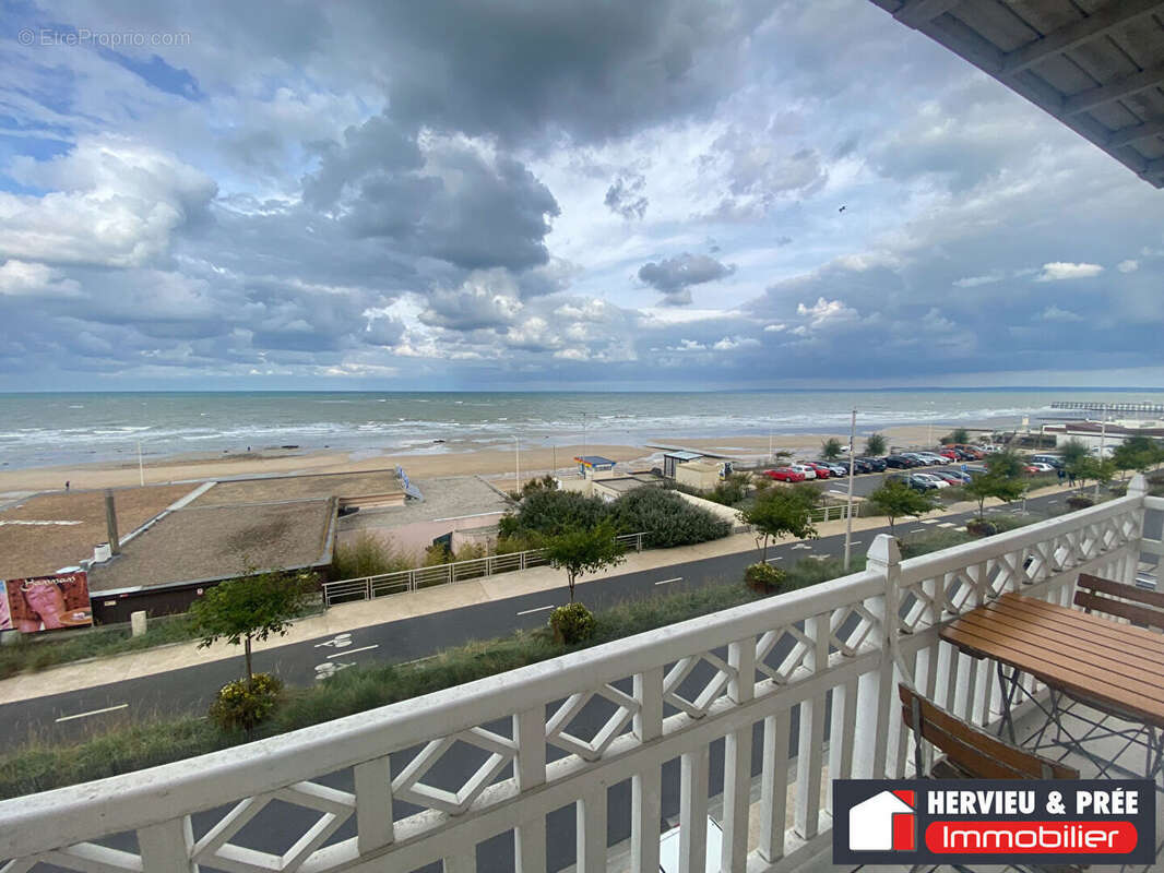 Appartement à LUC-SUR-MER