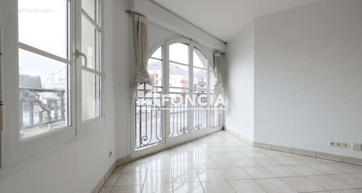 Appartement à SAINT-FARGEAU-PONTHIERRY