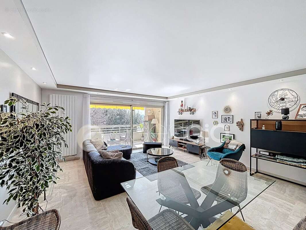 Appartement à LE CANNET
