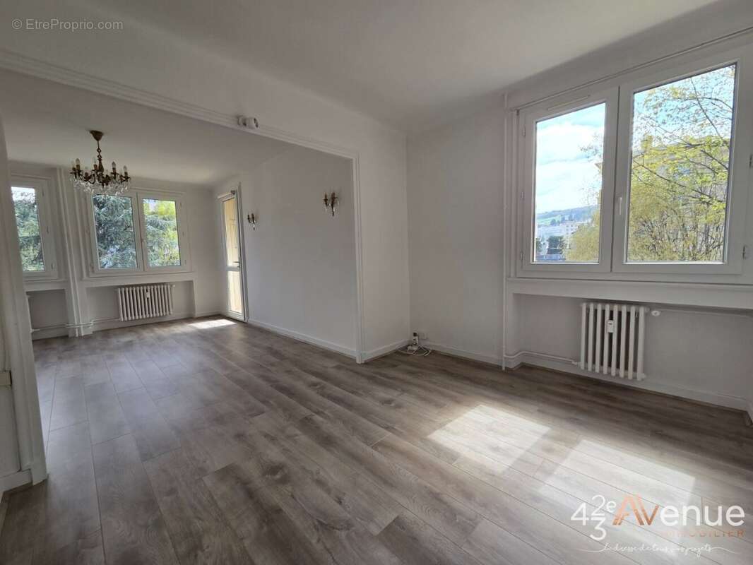 Appartement à SAINT-ETIENNE