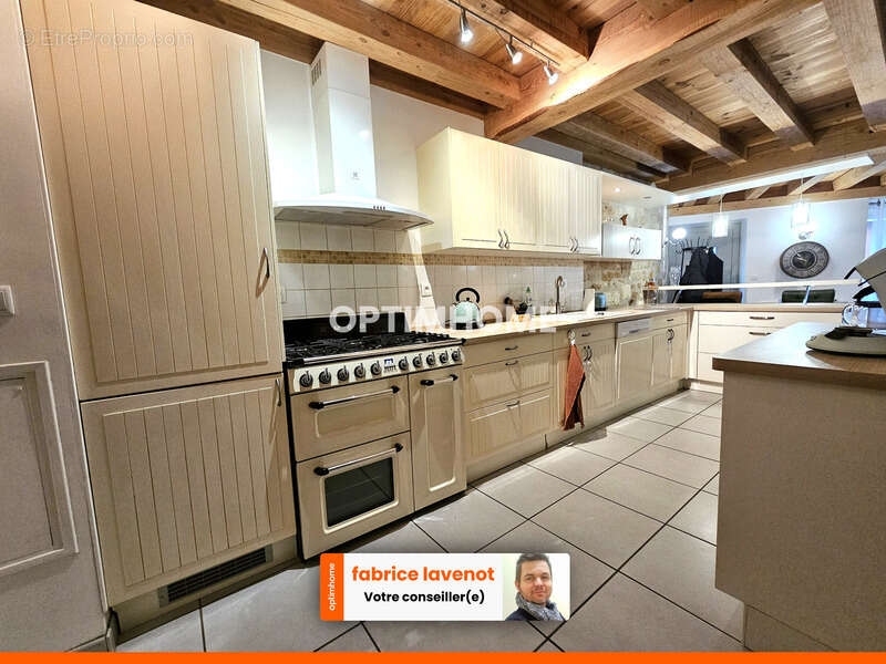 Appartement à GOND-PONTOUVRE