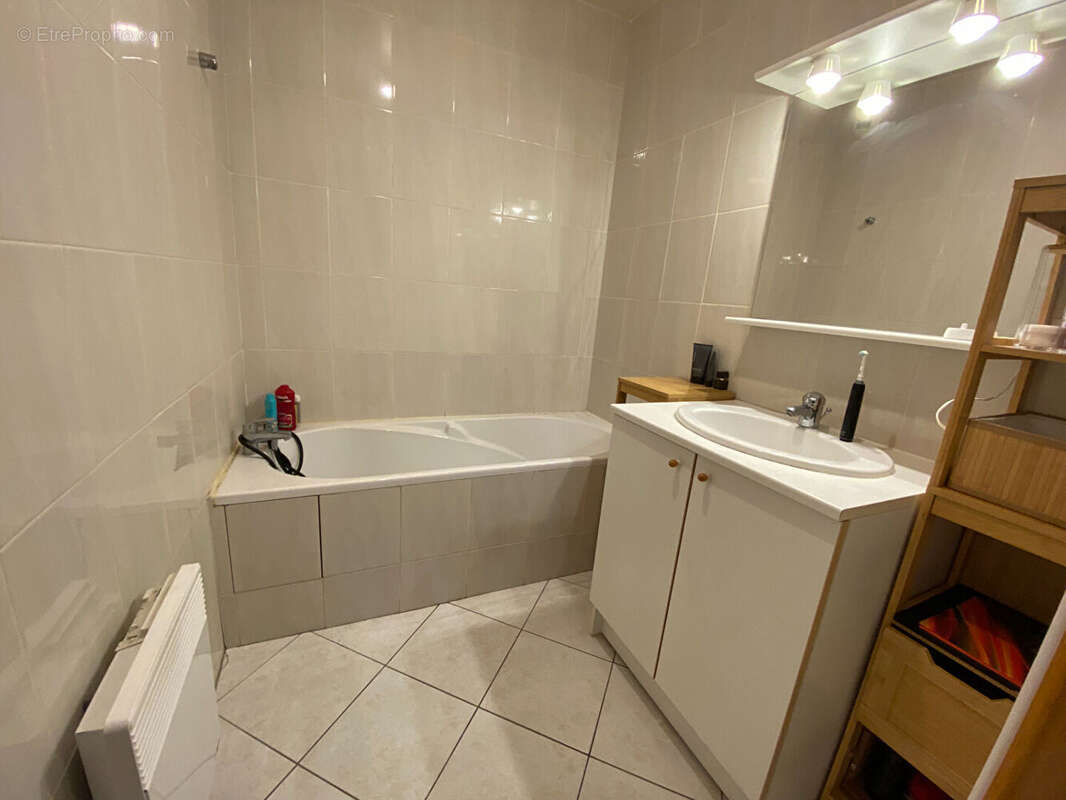 Appartement à ESCHES