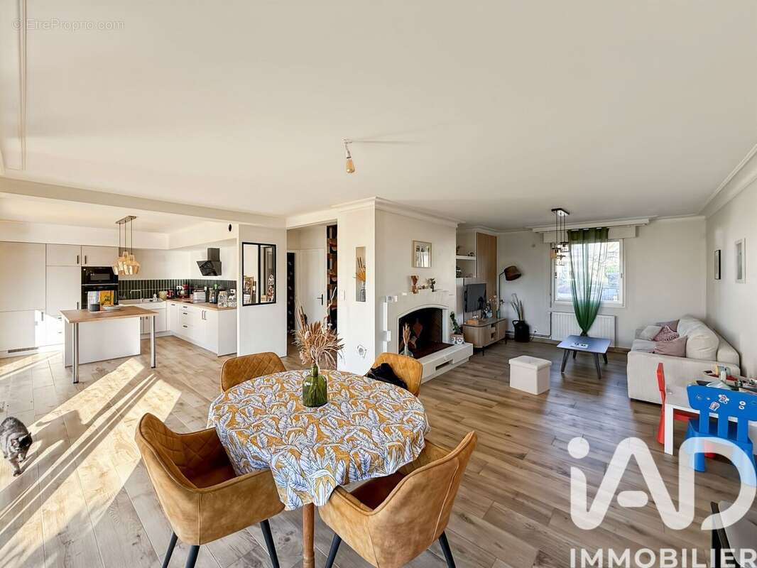 Maison 126 m² à Saint-Jacques-De-La-Lande  - photo 7