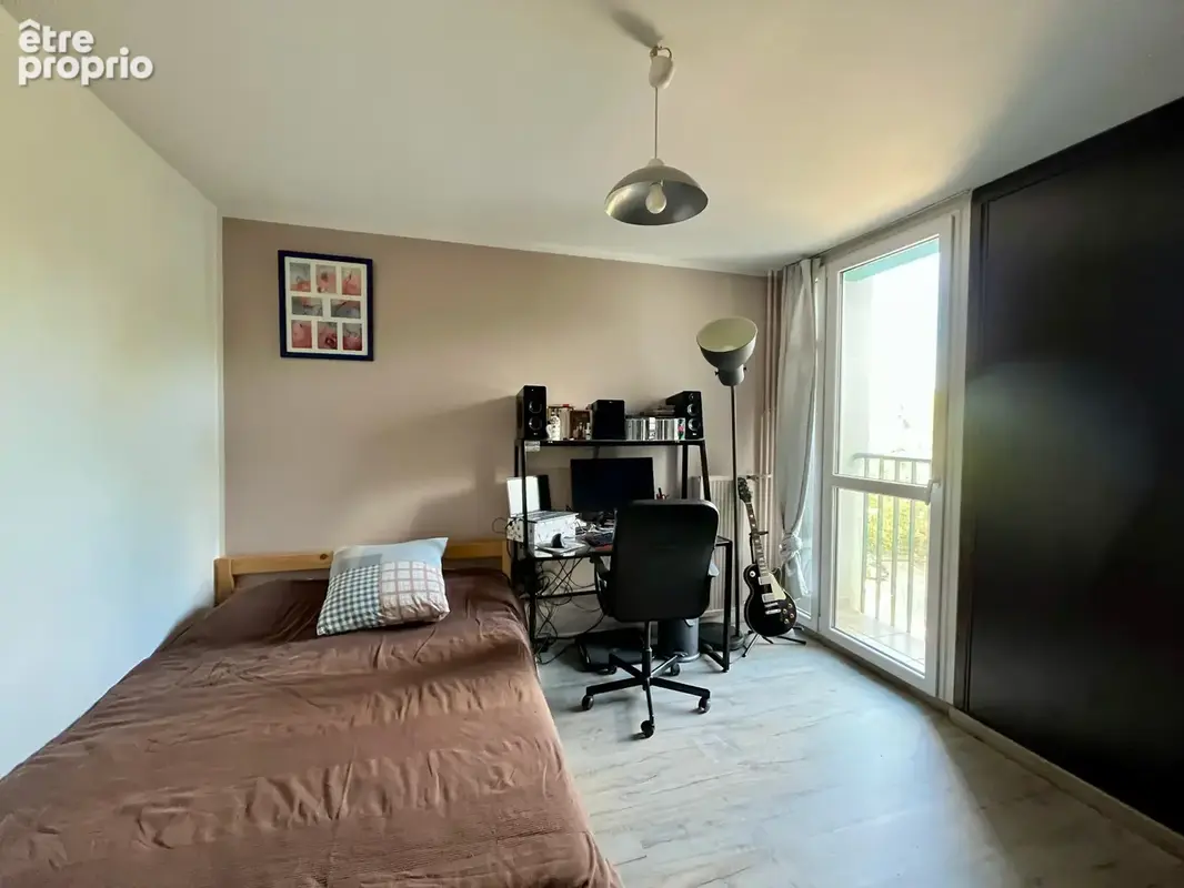 Rare à la vente: Spacieux T5 de 104m2 au coeur d'un écrin de verdure - photo 5