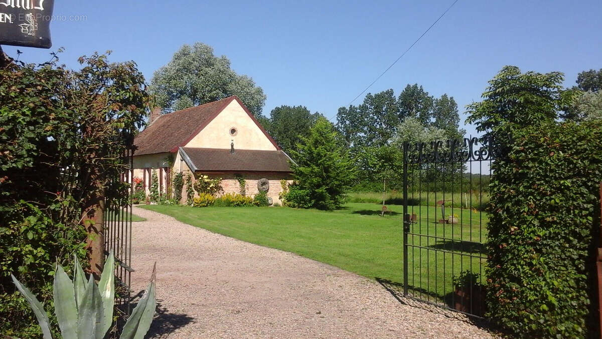 Maison à TRESNAY