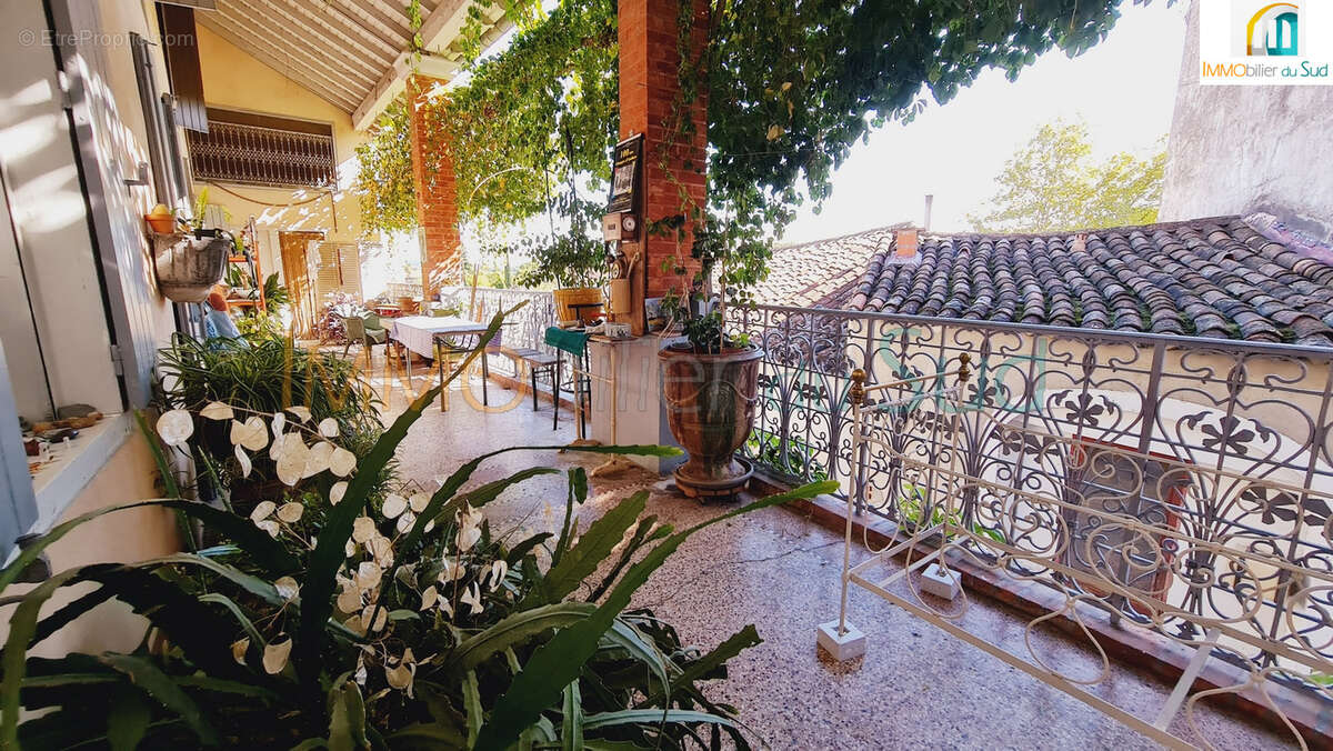 Maison à LEZAN