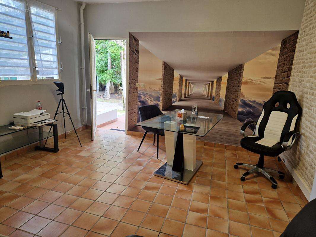 Maison à PETIT-BOURG