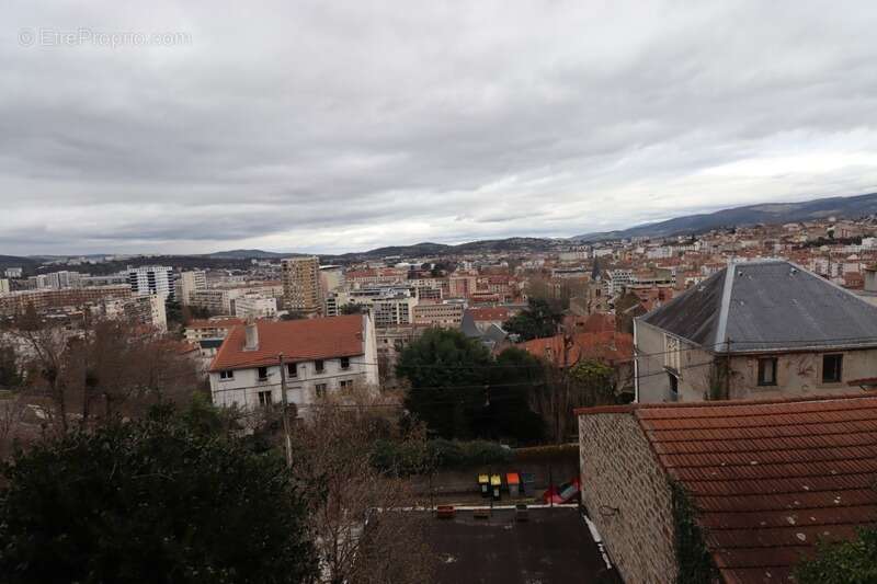 Appartement à SAINT-ETIENNE