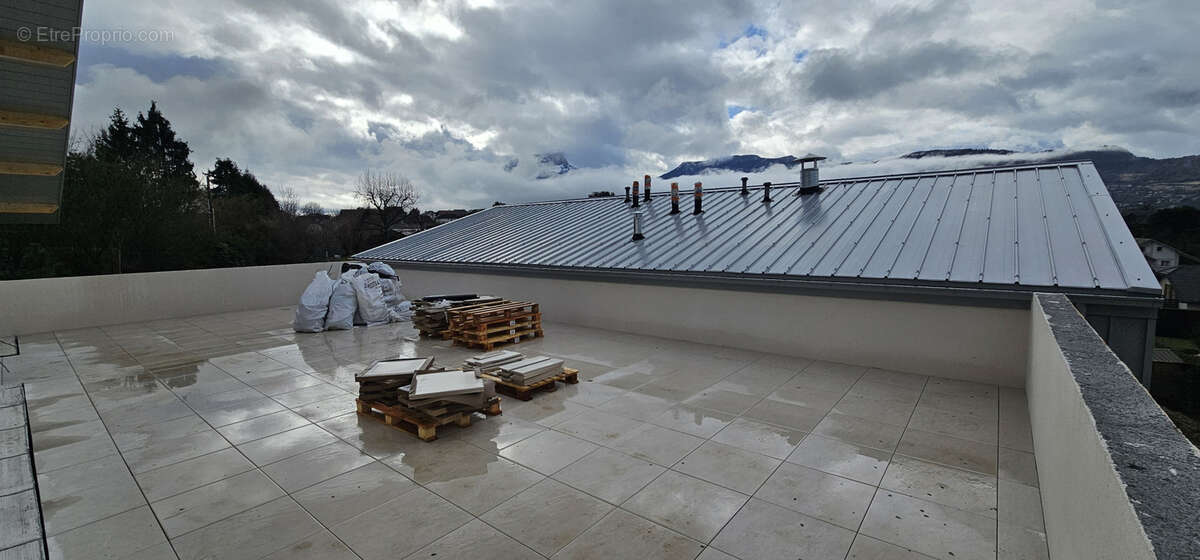 Appartement à CHALLES-LES-EAUX