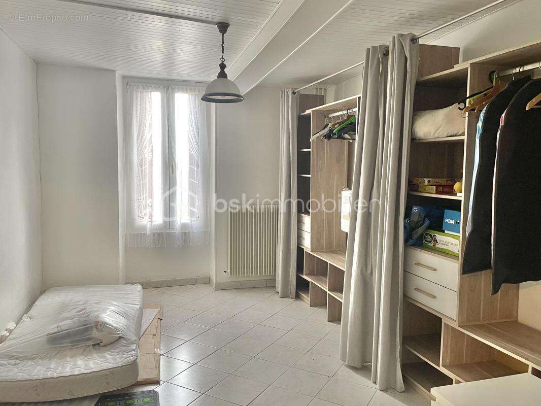 Maison à VILLENEUVE-LA-GUYARD