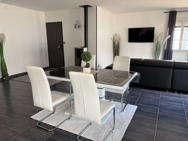 Maison à SAINT-CYR-EN-TALMONDAIS