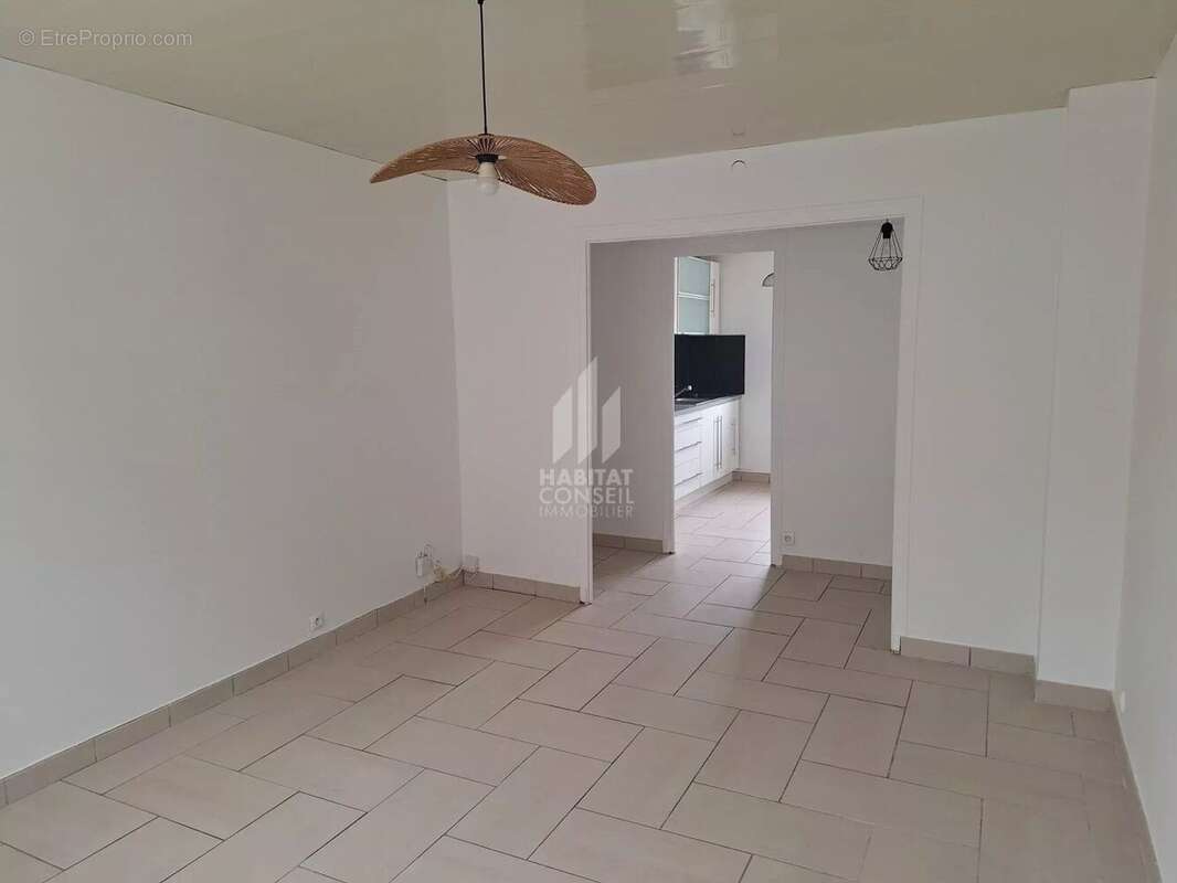 Appartement à FONTAINE