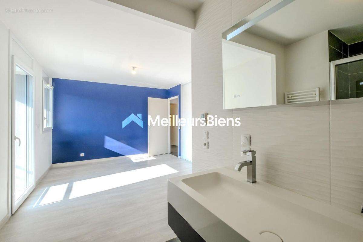 Appartement T4 103m² Evian les Bains, garage, vue lac - photo 3