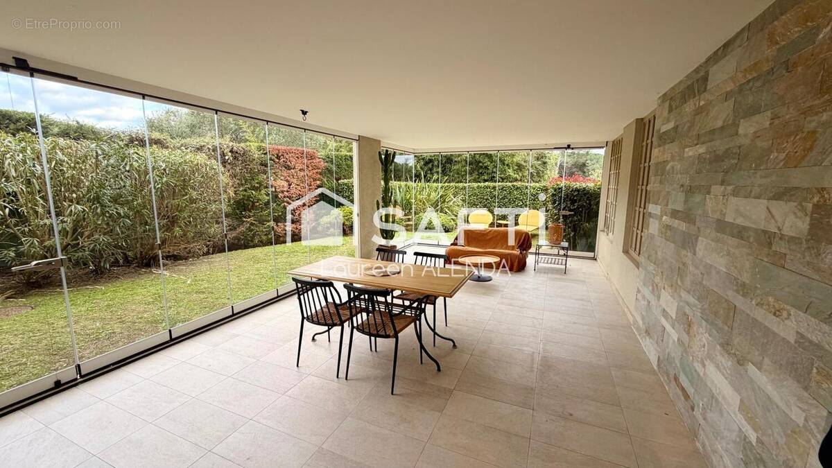 Photo 1 - Appartement à SAINT-RAPHAEL