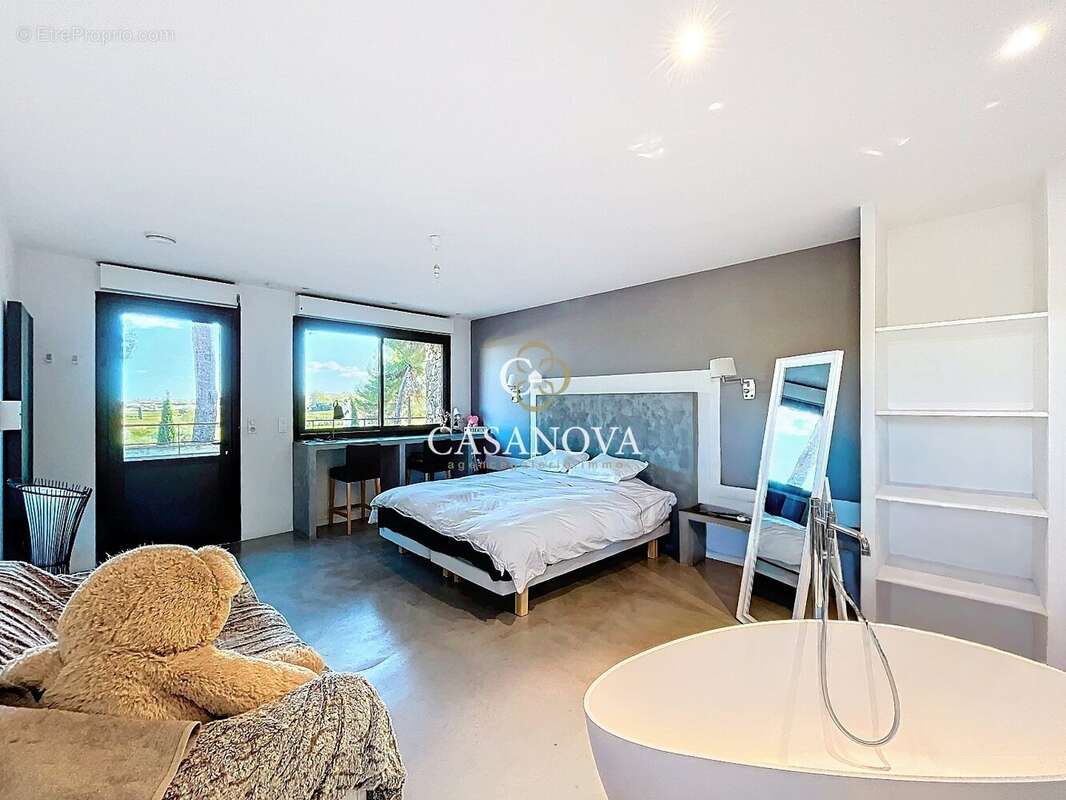 15 min de PEZENAS Magnifique mas rénové 300 m² habitables idéal pour chambres d'hôtes - photo 14