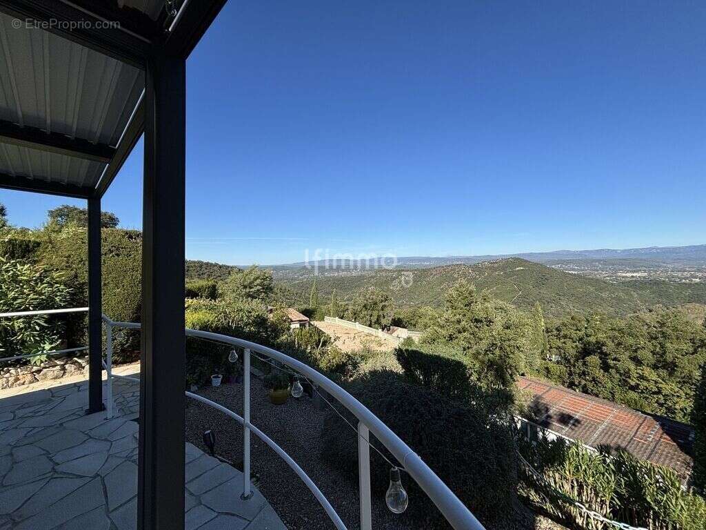 Maison à LE MUY