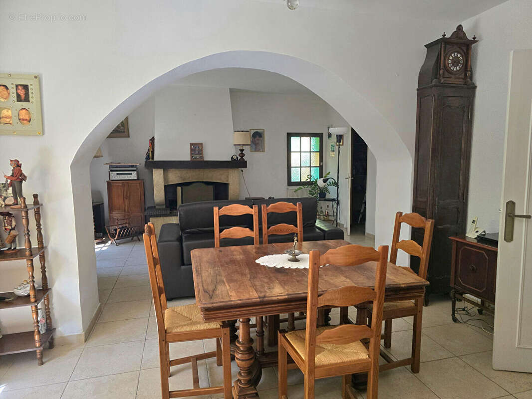 Maison Saint Savournin 5 pièce(s) 140 m2 - photo 2