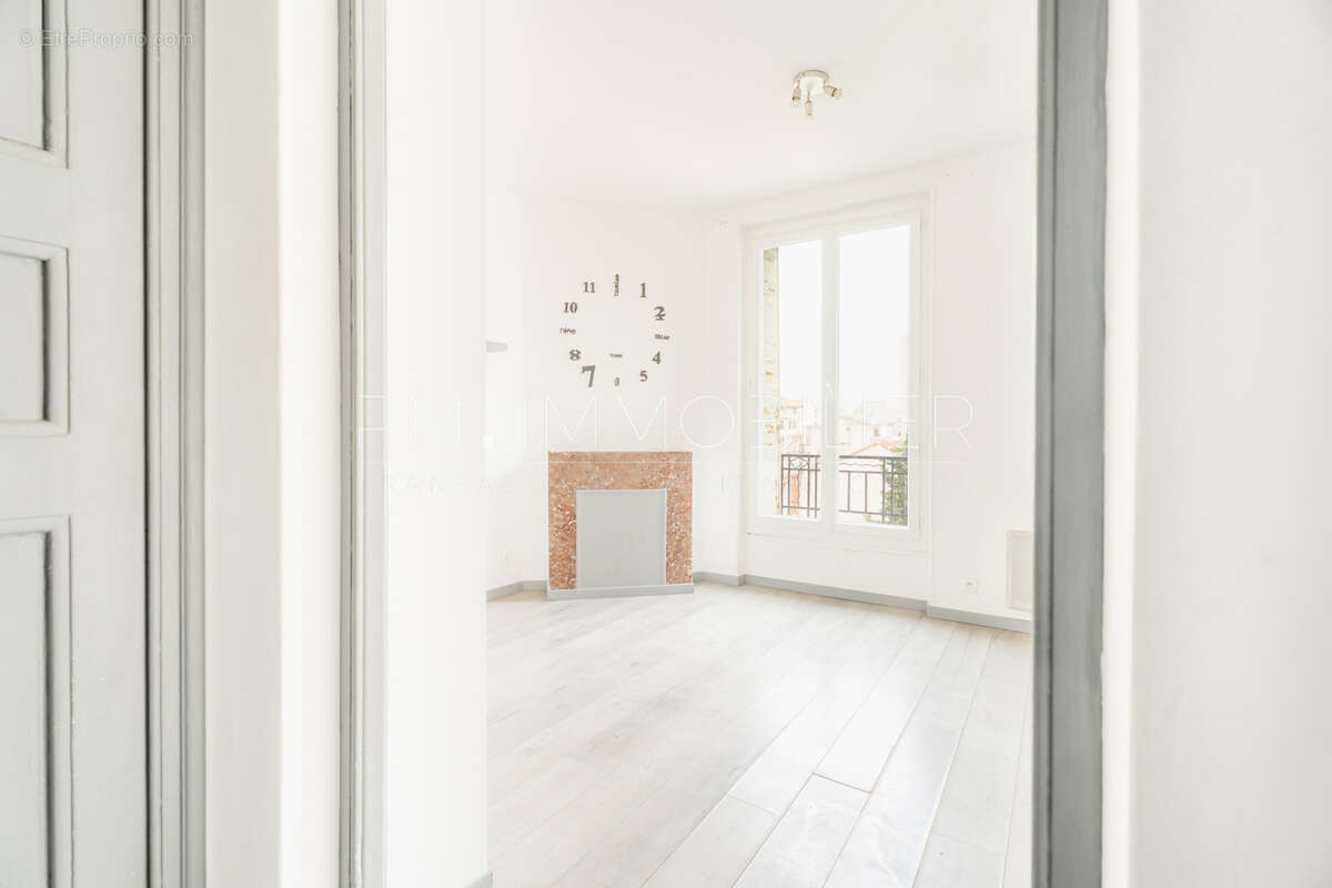 Appartement à MARSEILLE-4E
