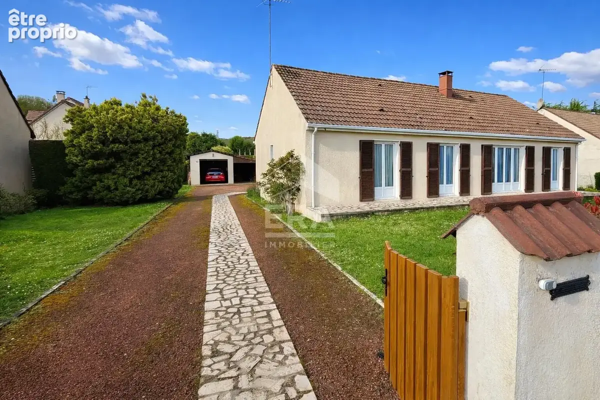 Photo Maison à Saint-Pierre-Les-Nemours au prix de 217 000€