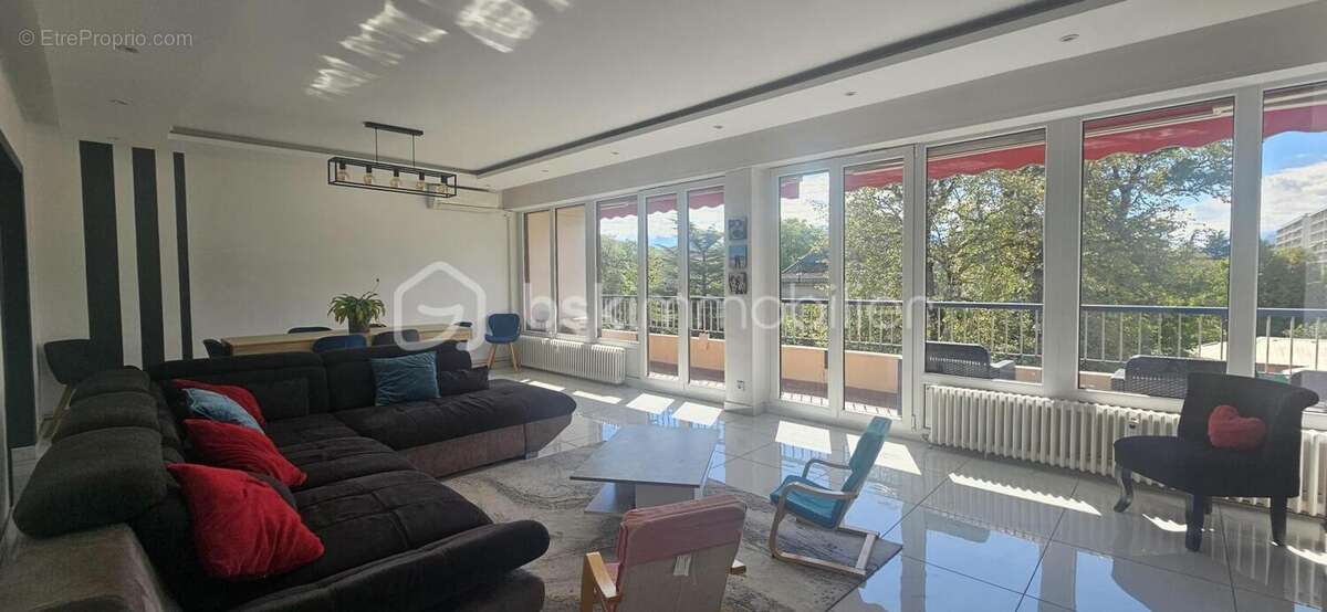 Appartement à ECHIROLLES