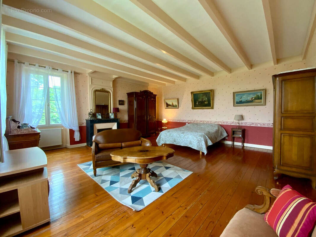 Maison à JONZAC
