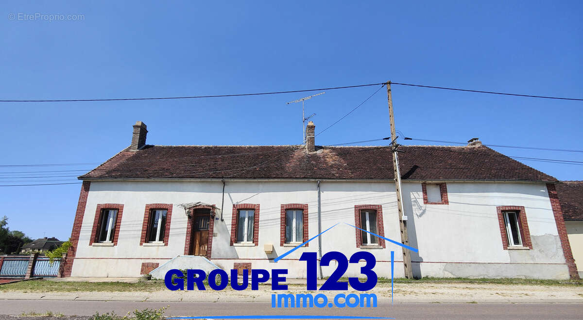 Maison à ESNON
