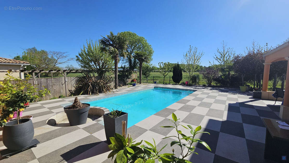 Maison à SAUJON