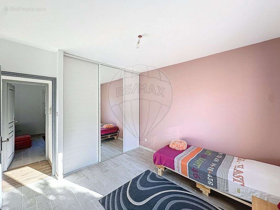 Maison à SAINTE-ANASTASIE