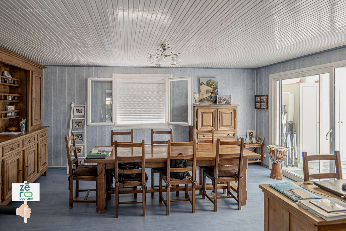 Maison à LES MAGNILS-REIGNIERS