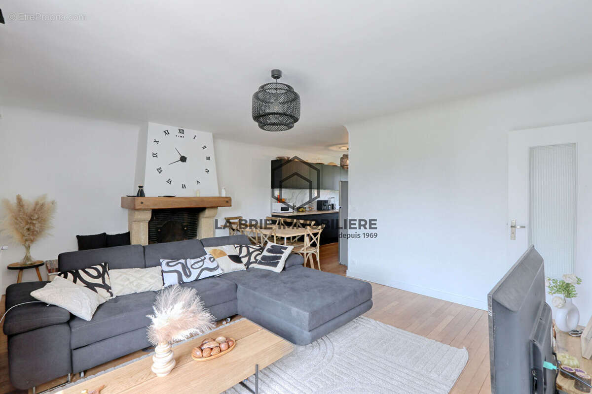 Maison à VILLECRESNES