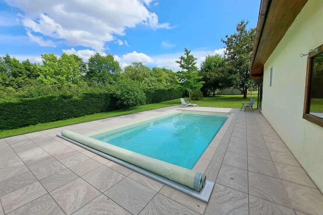 Maison à VILLENEUVE-DE-MARSAN