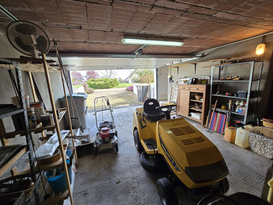 Maison à SAINT-REMY-EN-ROLLAT