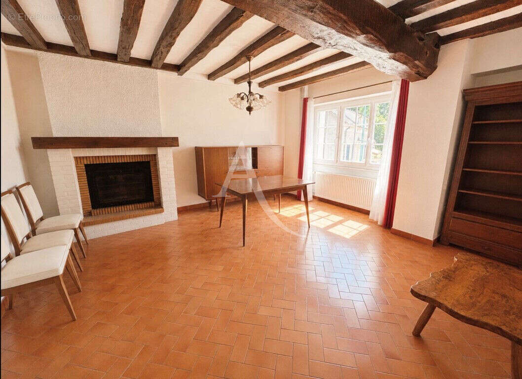 Maison à URZY