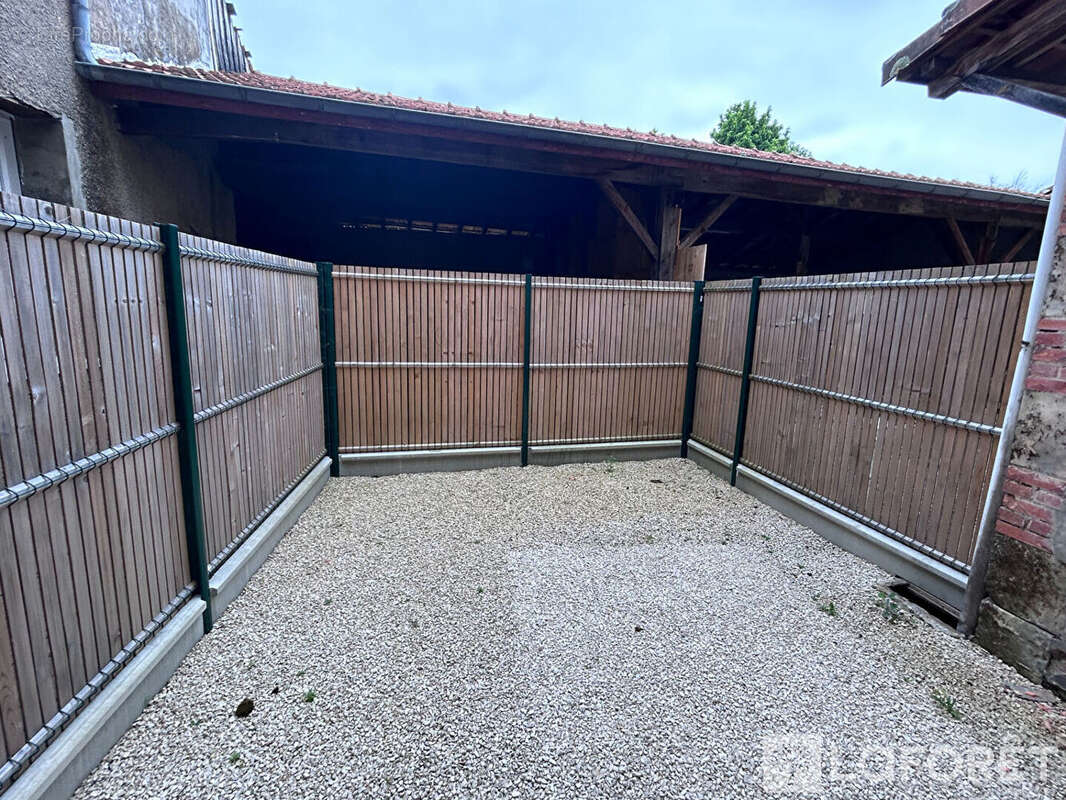 Maison Moustey 8 pièces 220M2- Fort potentiel - photo 8