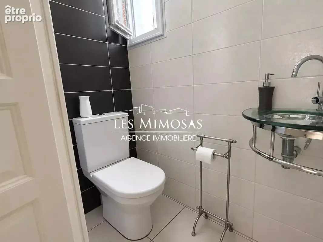 Fréjus – villa avec studio indépendant - garage - photo 25