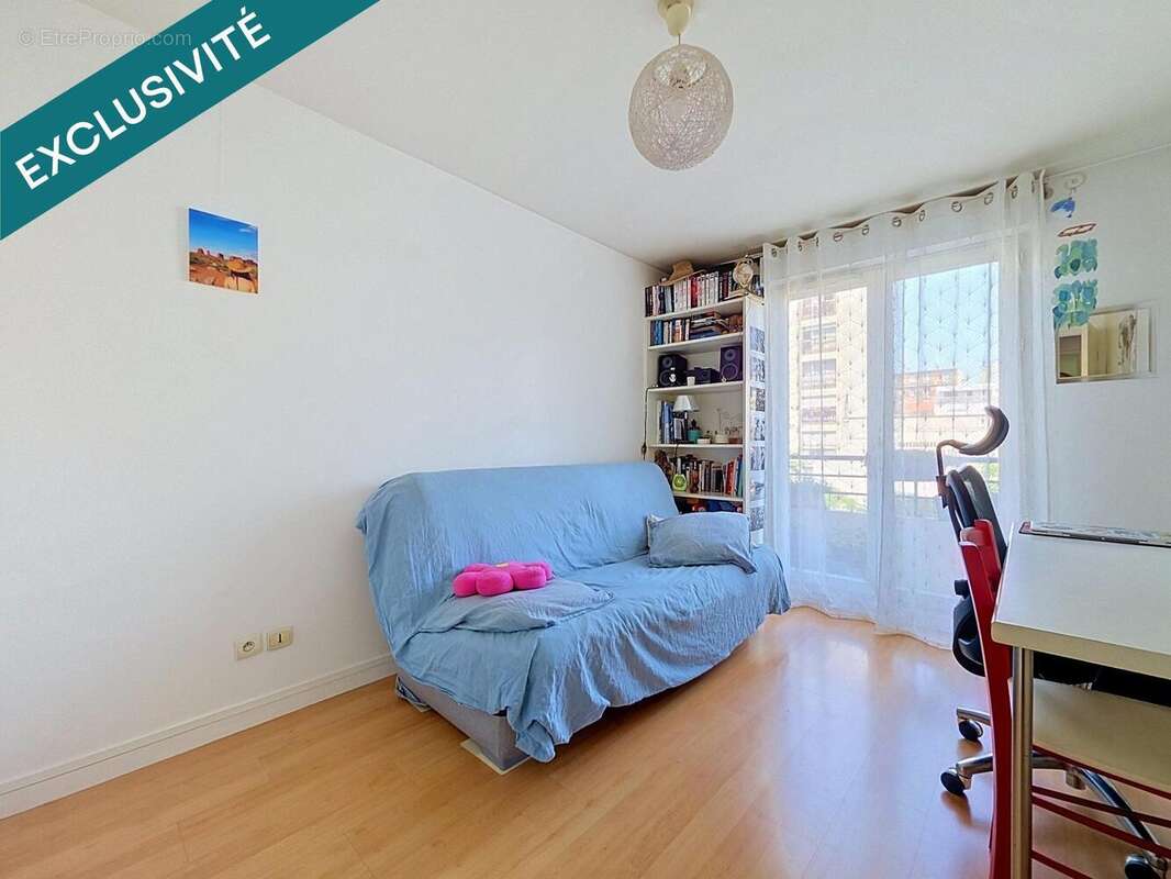 Photo 8 - Appartement à LES LILAS