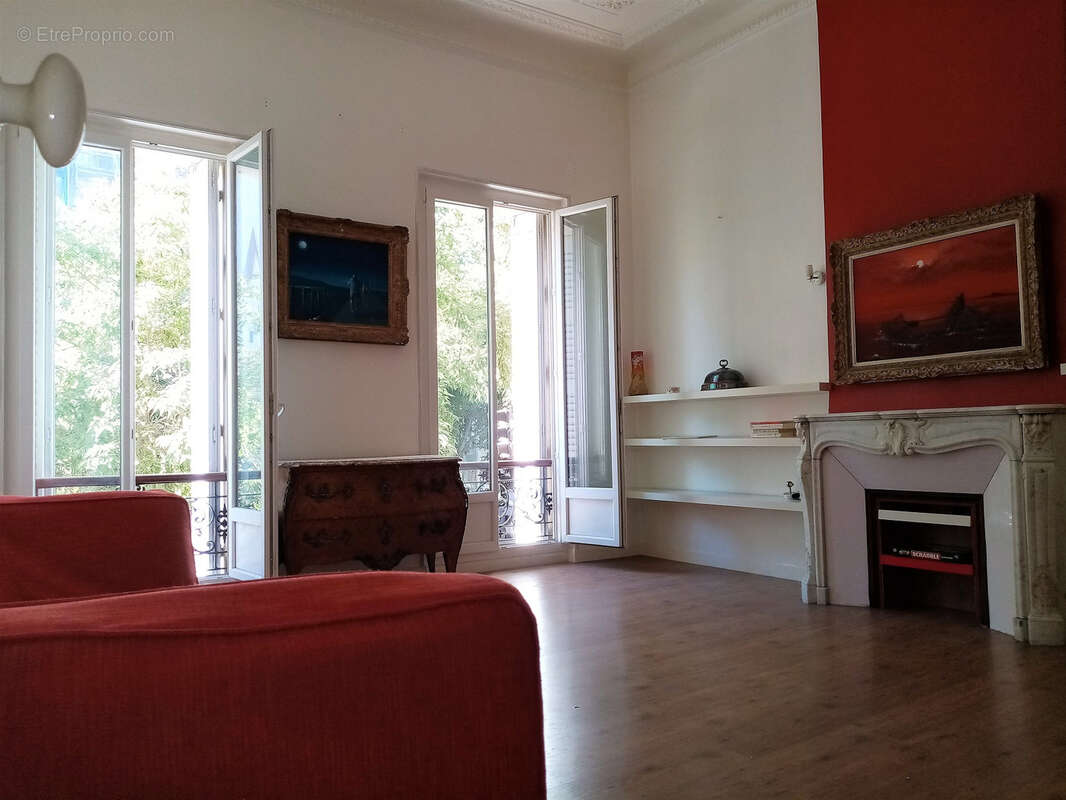 Appartement à MARSEILLE-1E