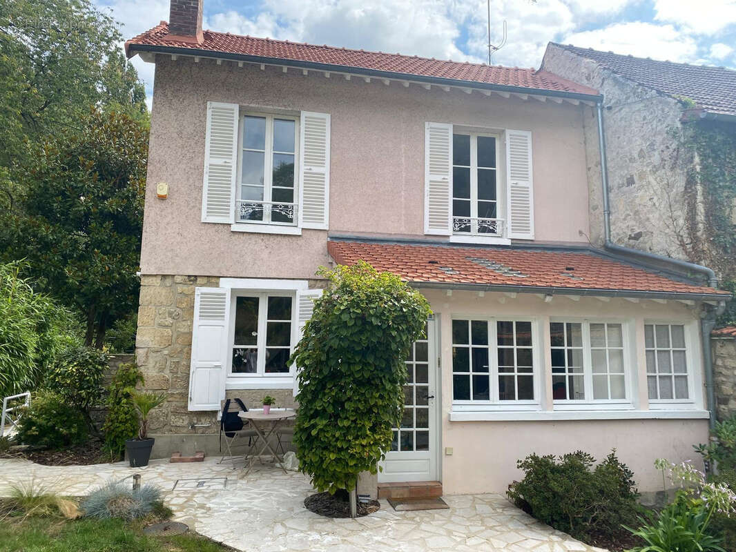 Maison à NESLES-LA-VALLEE
