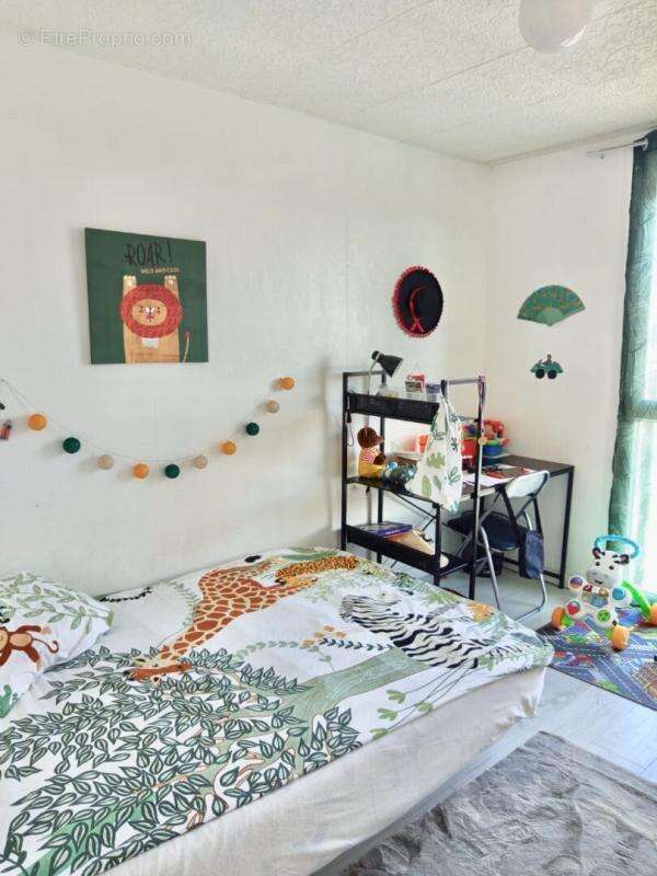 Magnifique appartement spacieux T5 de 83 m² au second étage sans ascenseur avec balcon et cave - photo 12