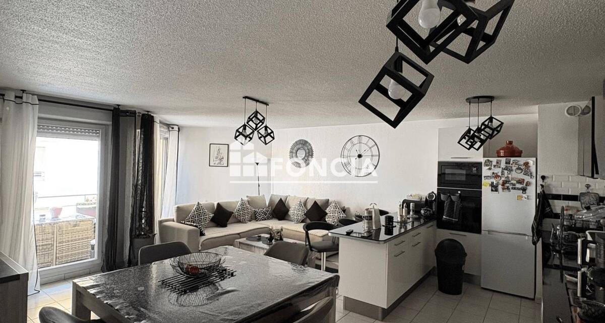 Appartement à MARSEILLE-3E