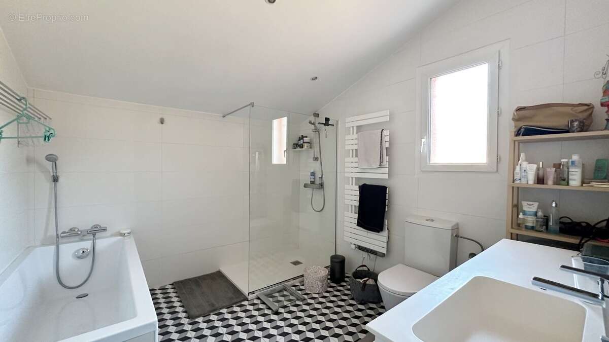 CAPBRETON  Quartier Les Vignes  Villa contemporaine avec piscine, grand jardin et dépendance - photo 16