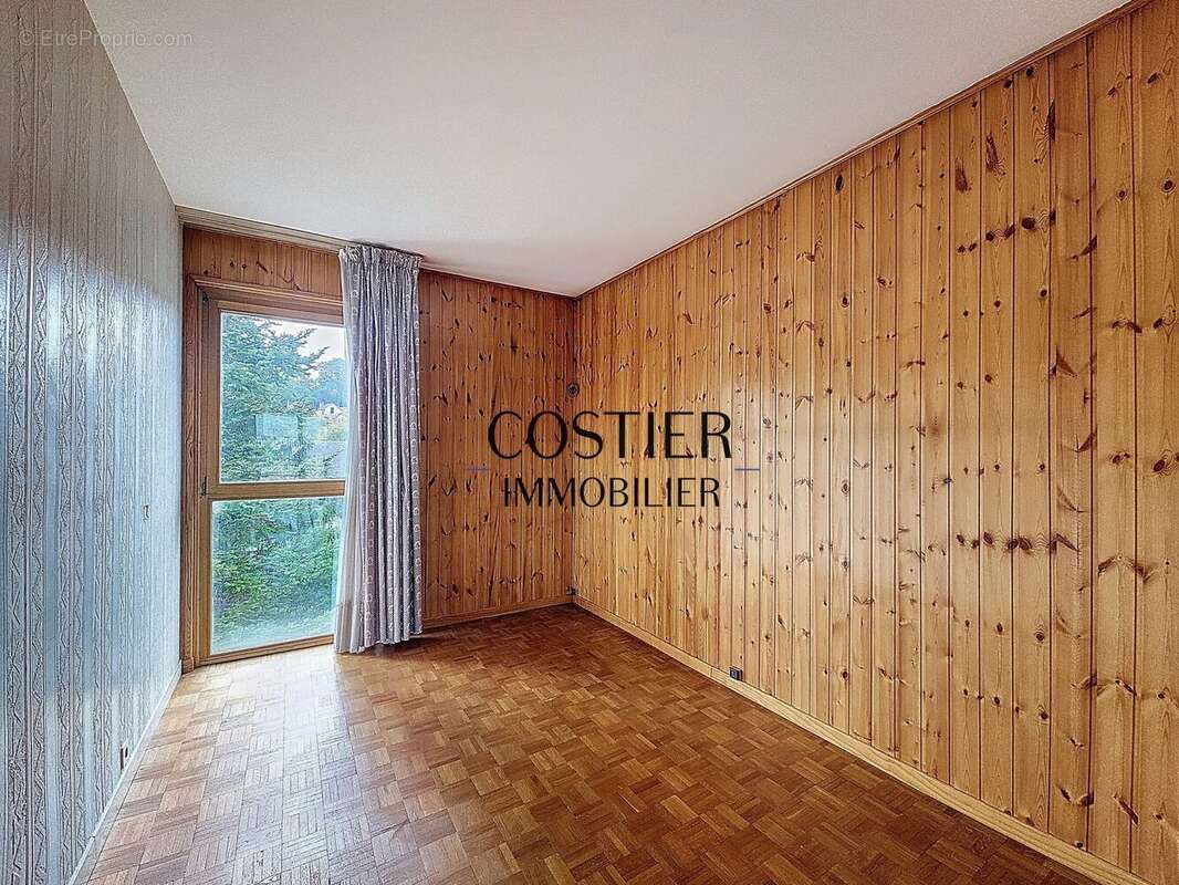 Appartement à L&#039;HAY-LES-ROSES