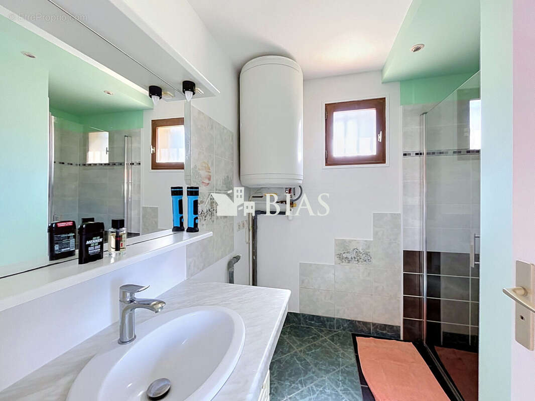 Maison 84 m² à Harcourt  - photo 9