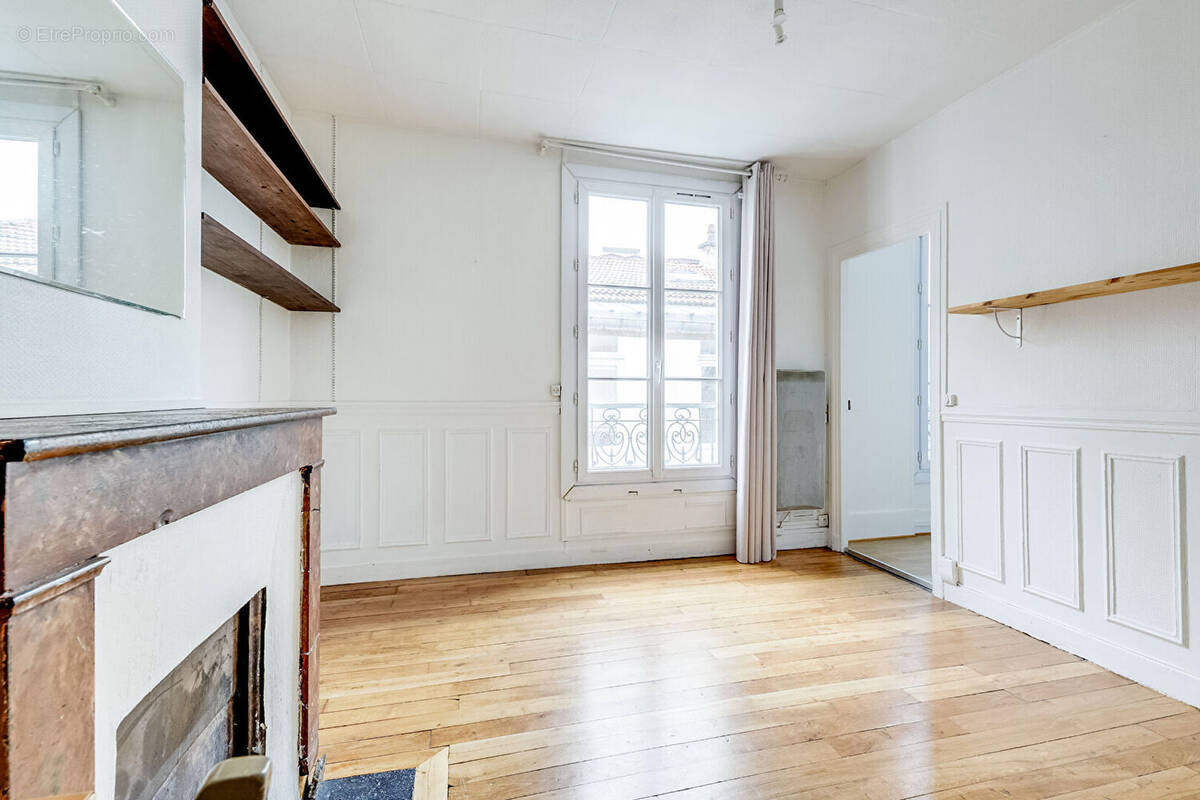 Appartement à PARIS-14E