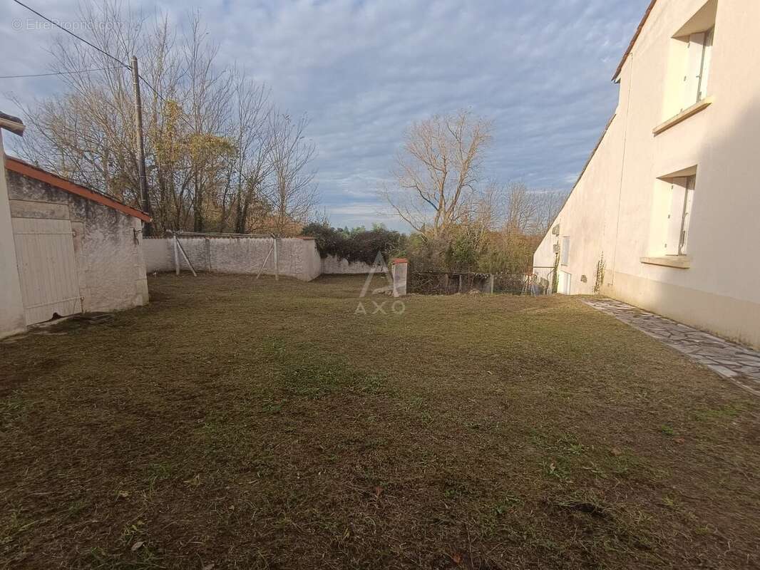 Maison 103 m² à Saint-Yrieix-Sur-Charente  - photo 3